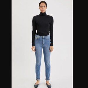 NWT Filippa K Vicky Washed Jean Size 26 Medium Blue Stretch High Waist Slim